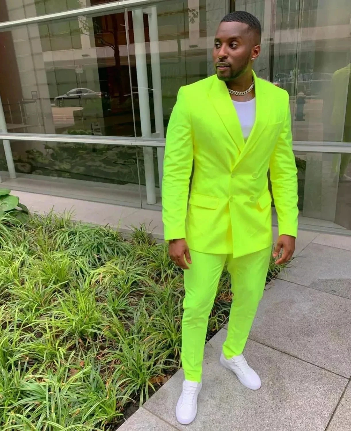 

Fluorescent Green Men Suits Costume Homme Prom Peaked Lapel Terno Masculino Slim Fit Groom Blazer Wedding 2 Pcs(Jacket+Pant)
