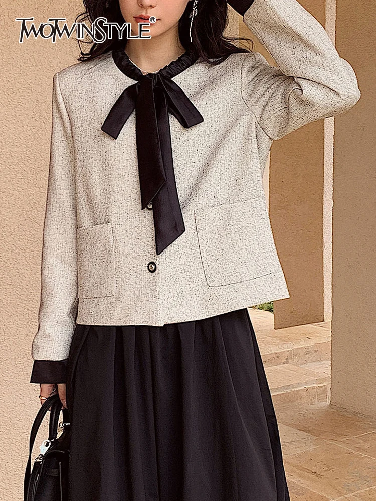 

TWOTWINSTYLE Colorblock Patchwork Lace Up Coat For Women Round Neck Long Sleeve Spliced Single Breasted Casual Coats Female New