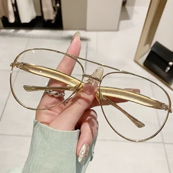 Vintage - Inspired Oversized Aviator Sunglasses with Gold Streamline Arms (C6 Gold transparent)