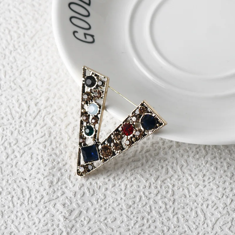 Letter V brooch women's versatile safety pin cardigan sweater accessories chest flower diamond inlaid style new accessories airplane brooch