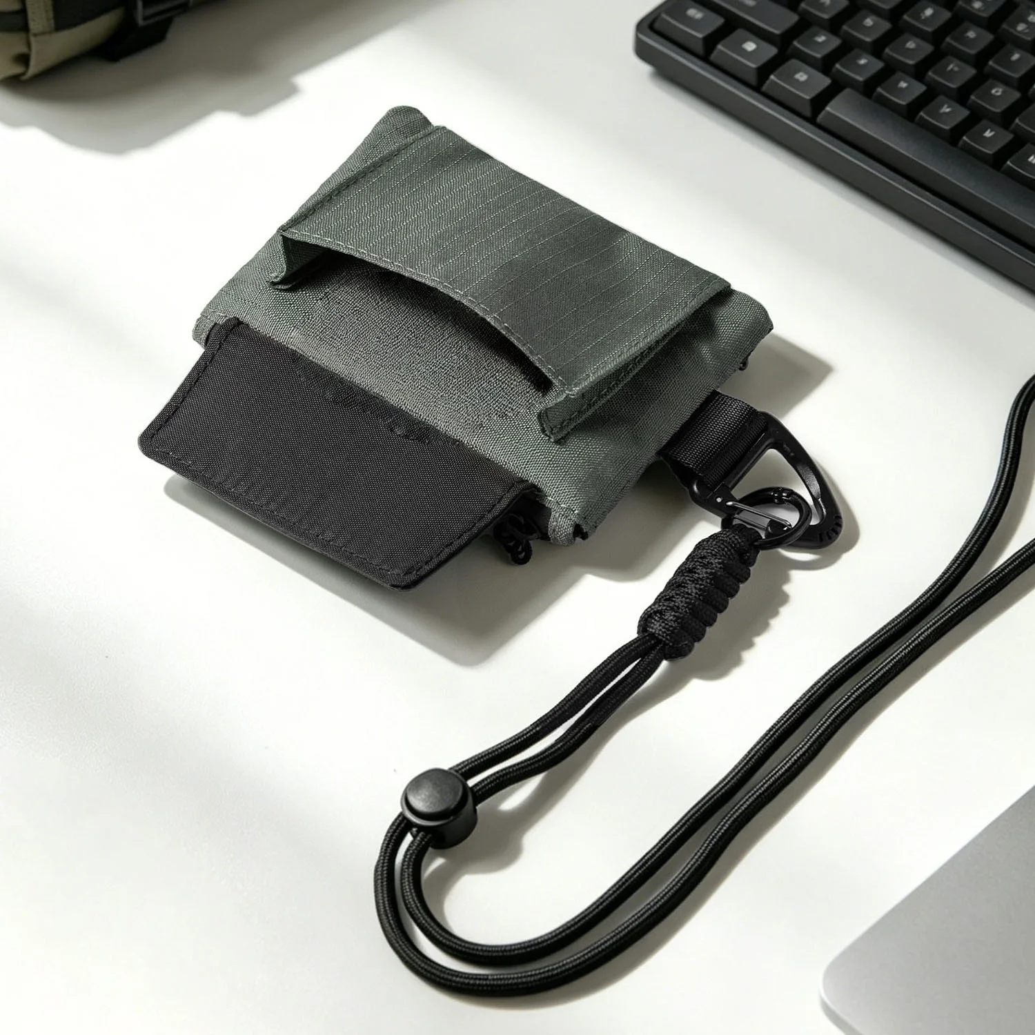 Compact RFID Blocking Minimalist Wallet with Keychain and ID Window