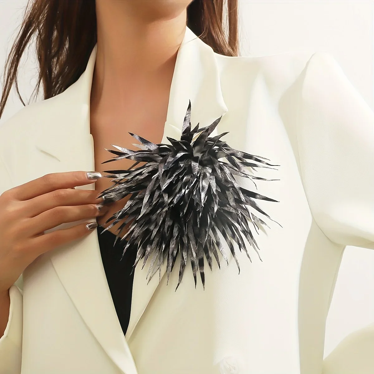 Fashionable Retro Handmade Leopard Print Flower Brooch - Women's Unique and Bold Design, Suitable for Daily Wear and Parties