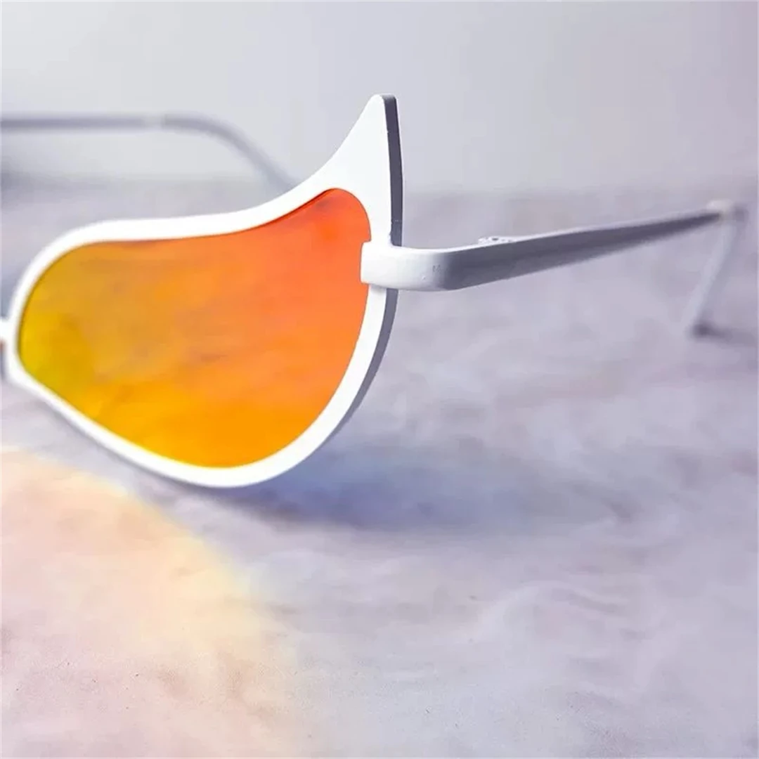 Donquixote PVC Sonnenbrille Doflamingo Cosplay Brille Anime Cat Eye Sonnenbrille für Frauen Männer Lustiges Weihnachtsgeschenk Party Requisiten – Detail 5