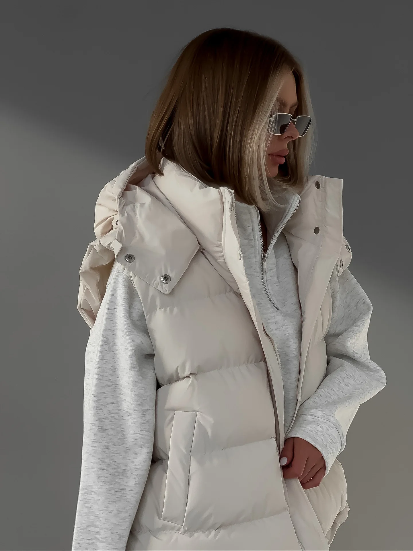 Bornladies Women's New Autumn Winter Sleeveless Hooded Puffer Vest Hot Trendy Outerwear Fashionable Spicy Girls Coats Vests