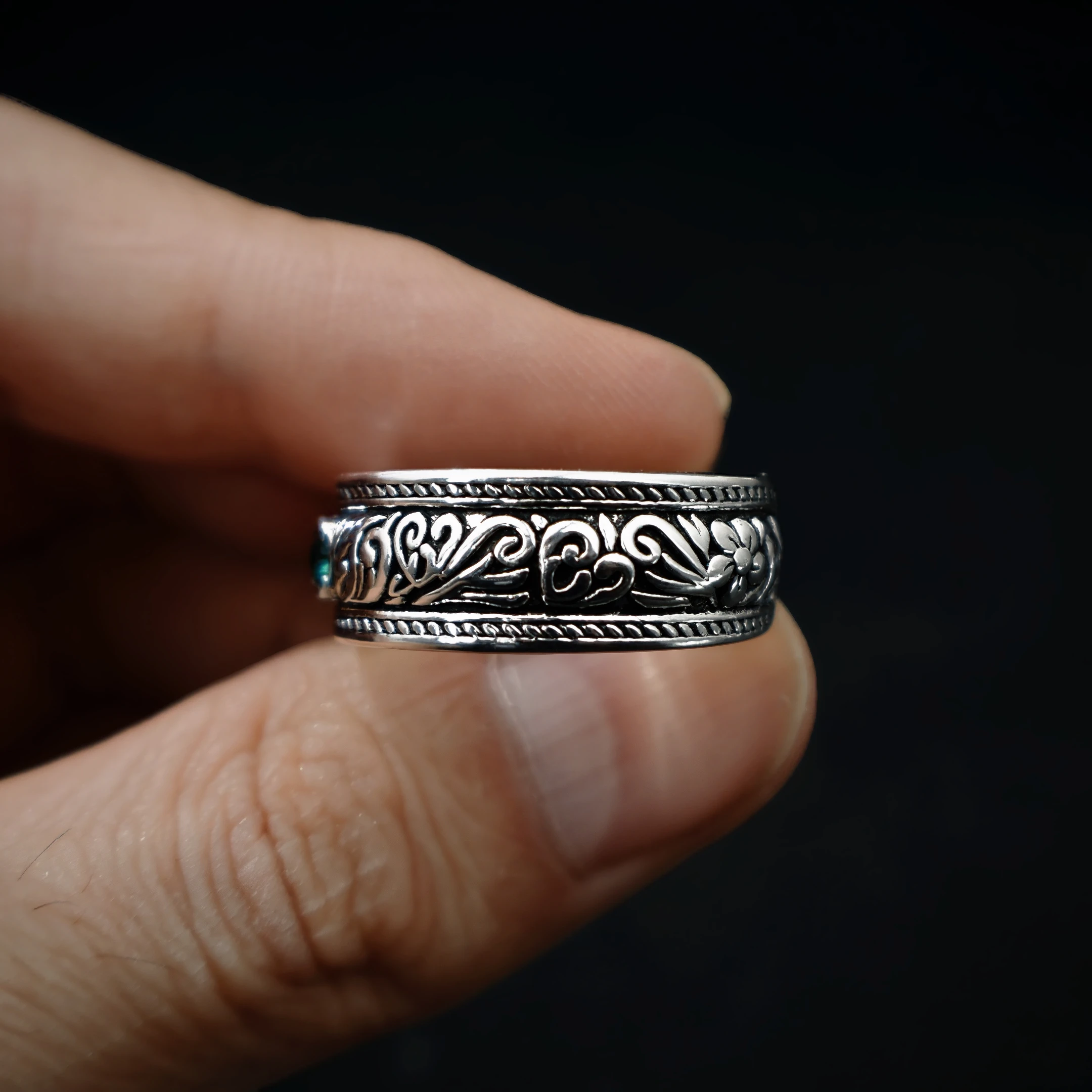 Retro Smaragd Efeu Rebe Verstellbarer offener Ring für Männer versilbertes Kupfer Gothic Punk Edgy Schmuck Designer Accessoires Geschenk – Detail 10