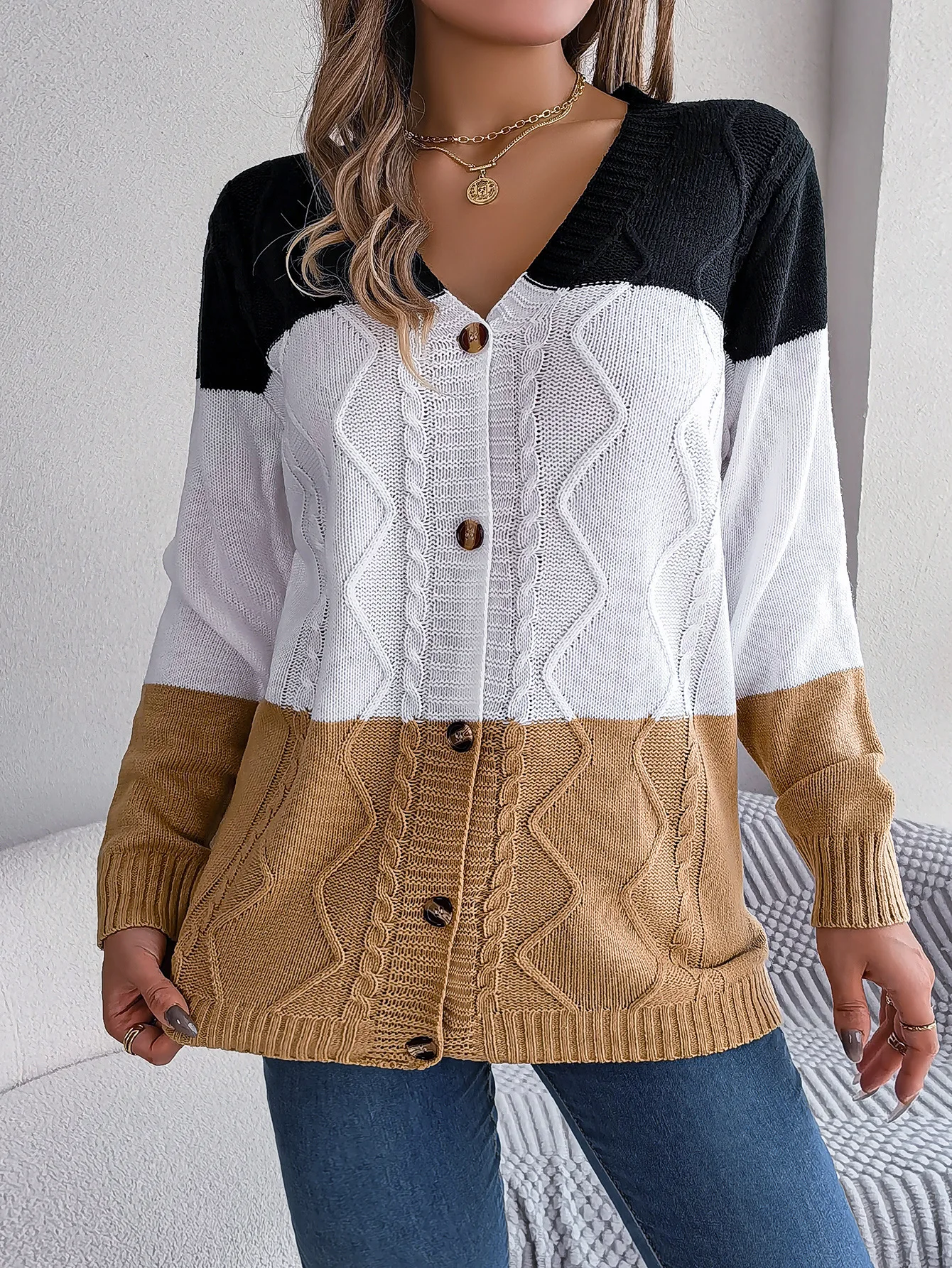 

Casual Color Contrast Single Row Button Long Sleeve Sweater Cardigan Coat Autumn And Winter Women's Fashion Loose V-Neck Sweater