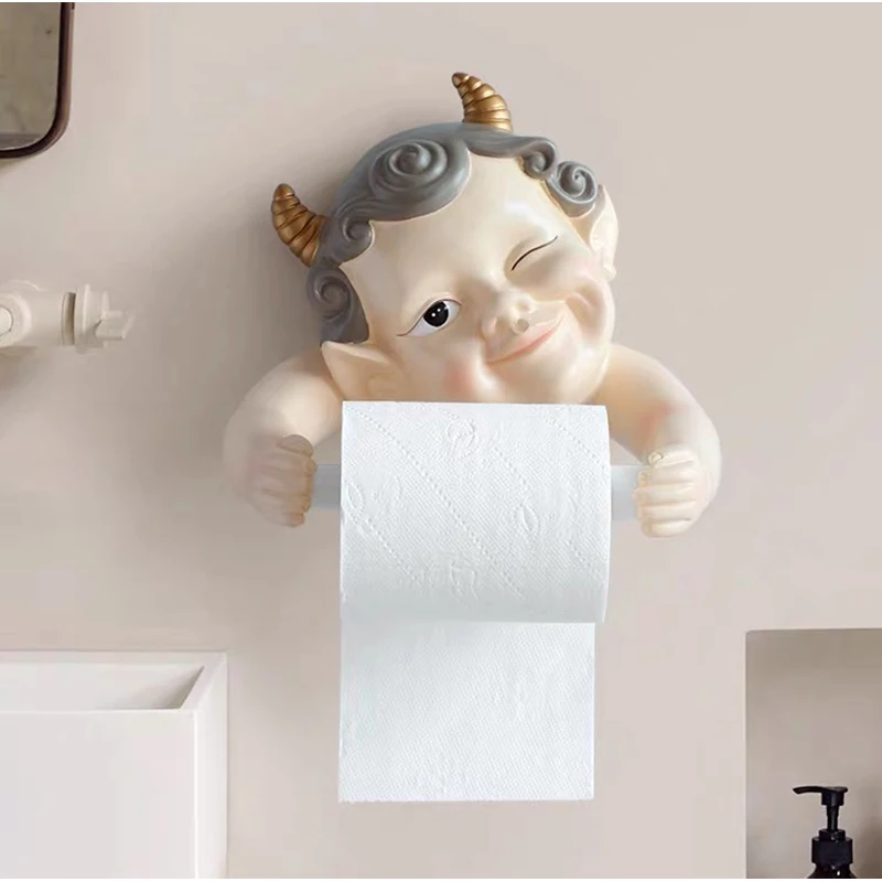Un ange avec un rouleau de papier toilette 