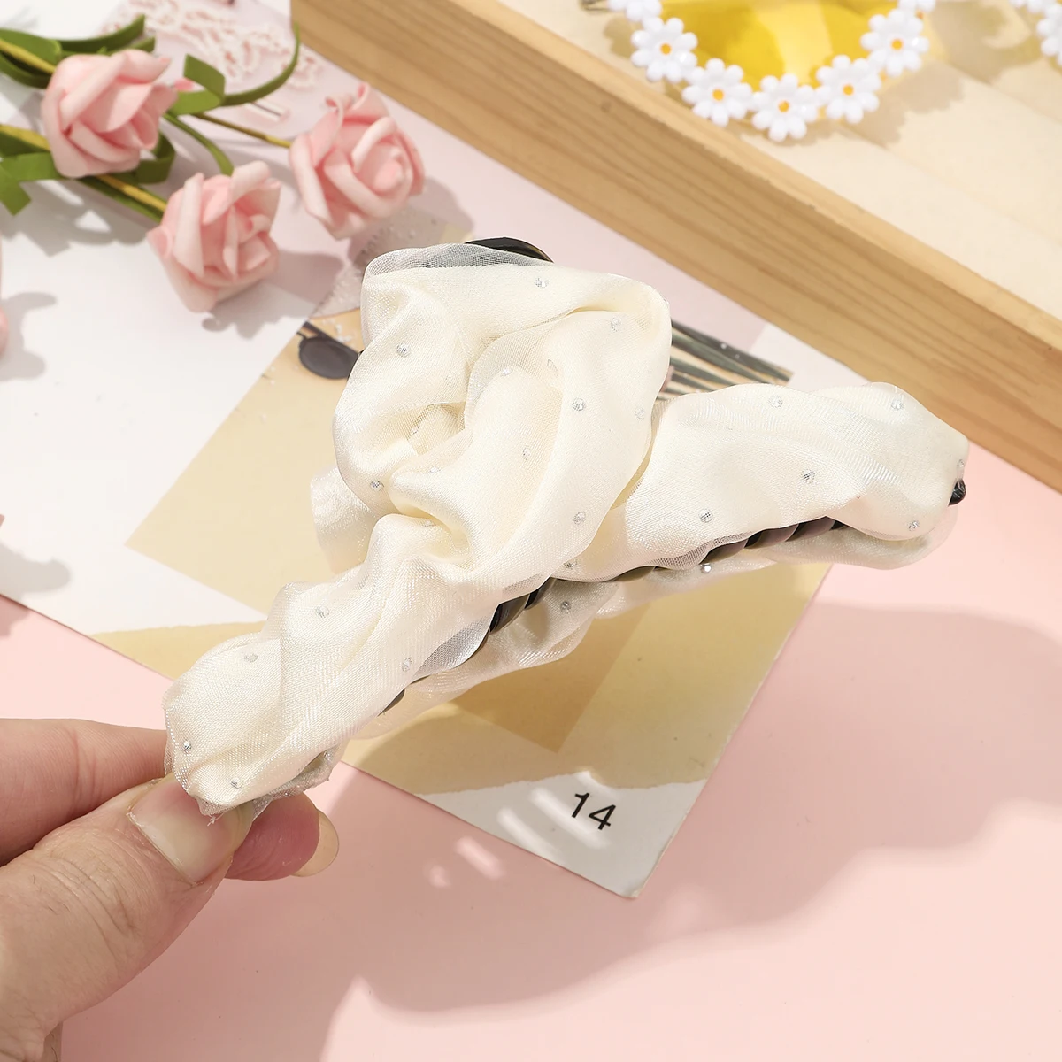 1pc Elegant Women Pleated Floral Hair Claw Clip Fashion Party Lady Temperament Barrettes Shark Clips Girls Hair Accessories