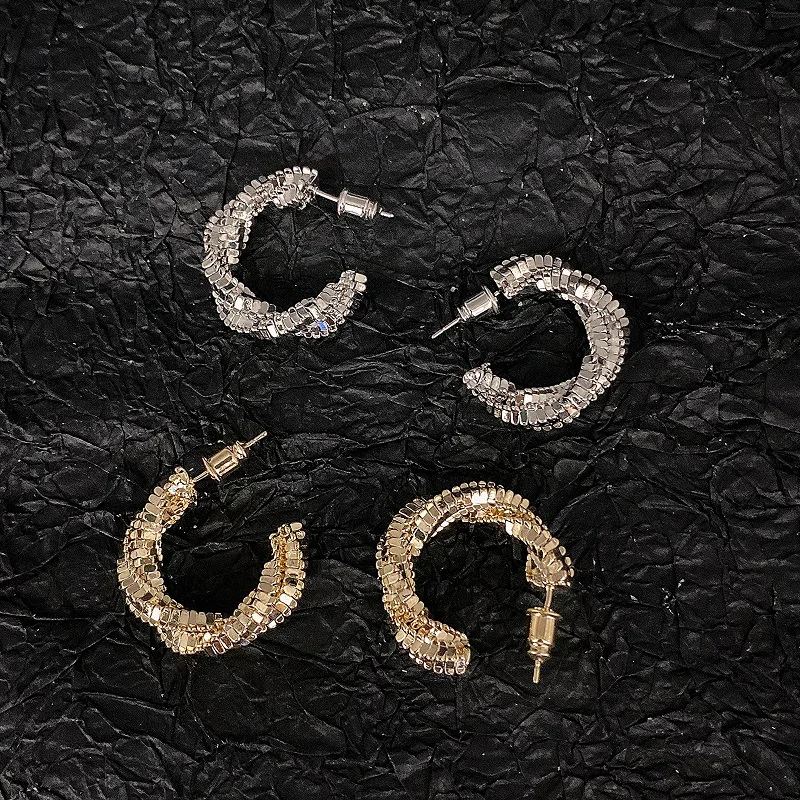 

New Arrival Women Metal Wind C-Shape Earrings S925 Silver Needle Ear Studs Lady Shine Ear Accessories Daily Jewelry Girls Gifts