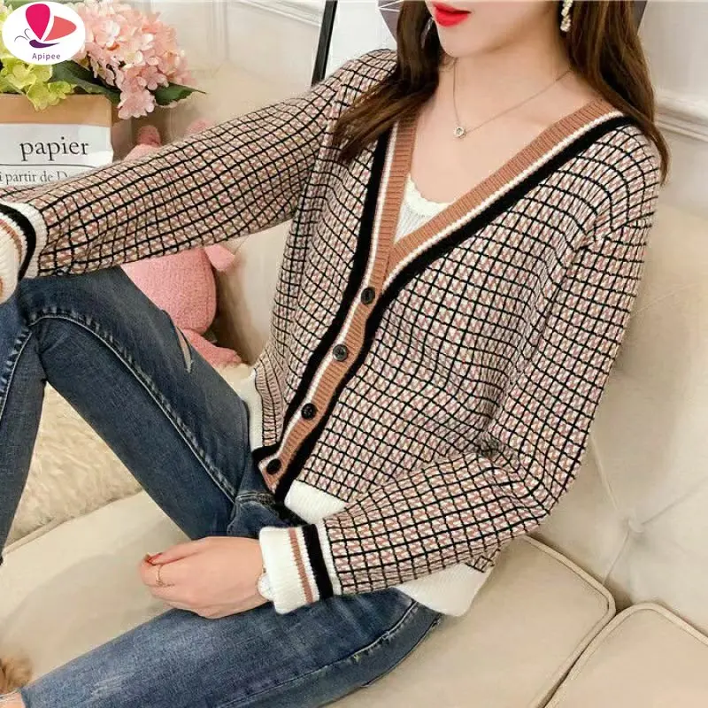 

APIPEE New 2024 Plaid Fashionable Korean Style Checkered Knitting Vintage Winter Spring Women's Sweaters Cardigans