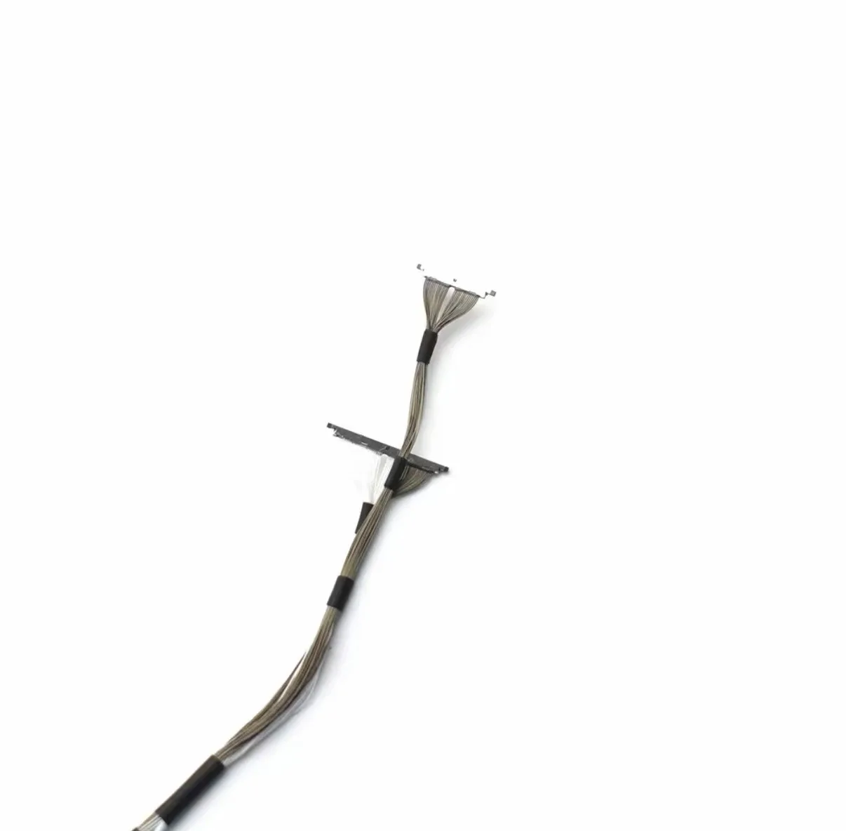 Détail de la ligne de signalisation pour drone Evo Max 4T montrant les LED et le boîtier étanche.