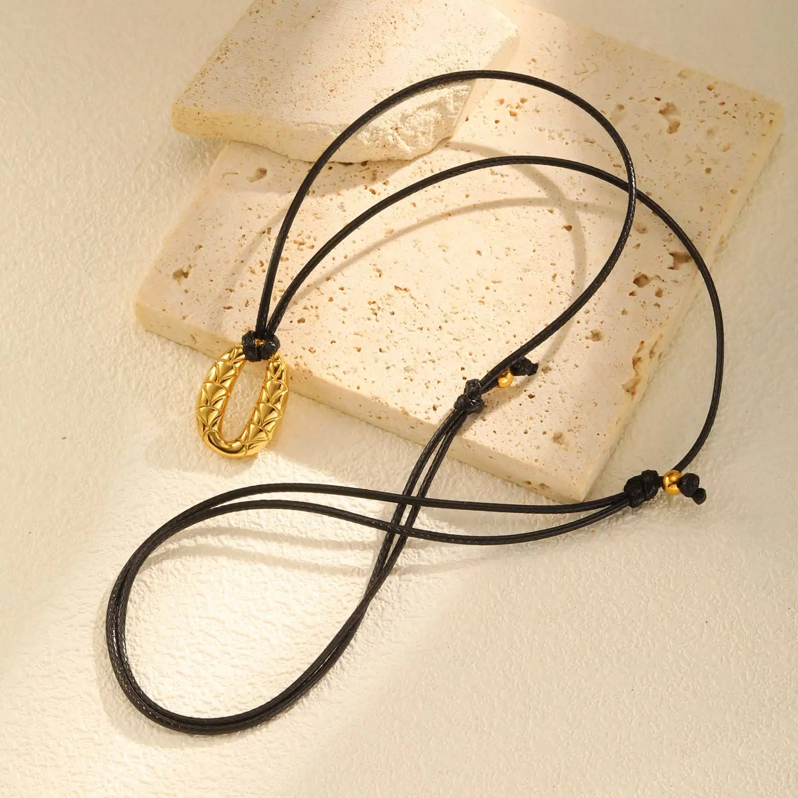 Goldene Fischschuppen Oval Anhänger Schwarz Wachs Seil Einstellbar Frauen Licht Luxus Mode Halsketten Schmuck