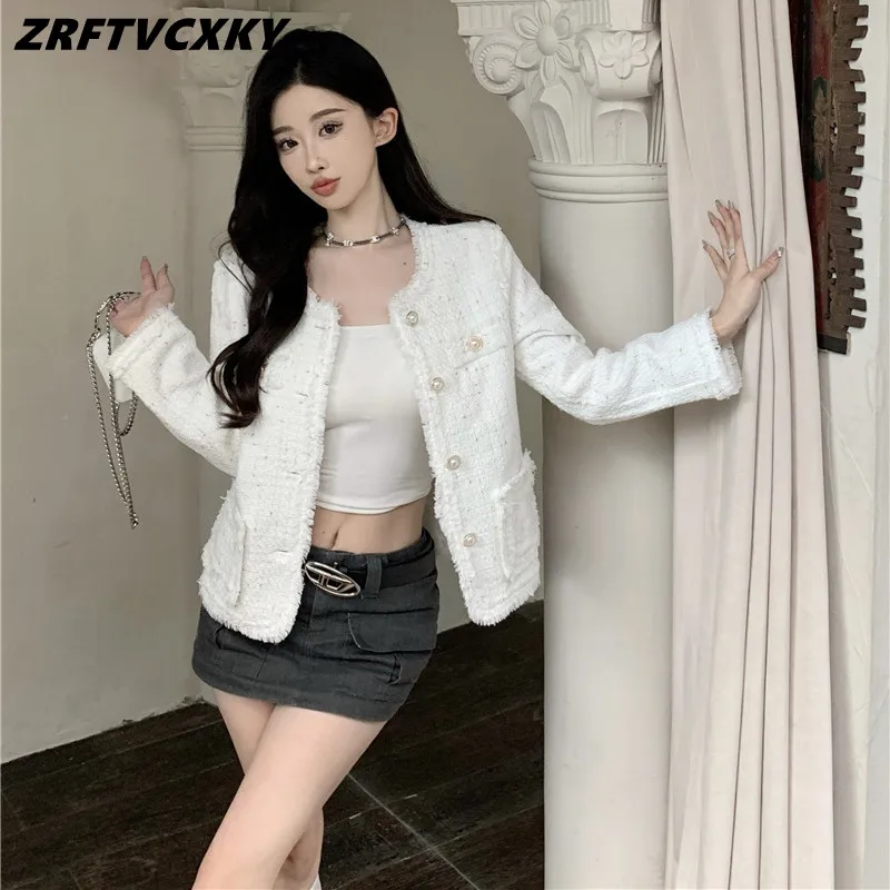 

Autumn New Temperament Ladies Tweed Jacket Coat Women Vintage Chic Tassel O-Neck Pearl Buttons Woven Short Outwear Tops