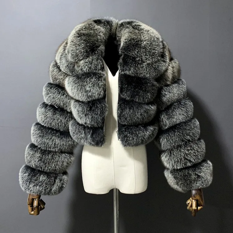 

Women's fur jacket with short lapel and long sleeved fur stitching