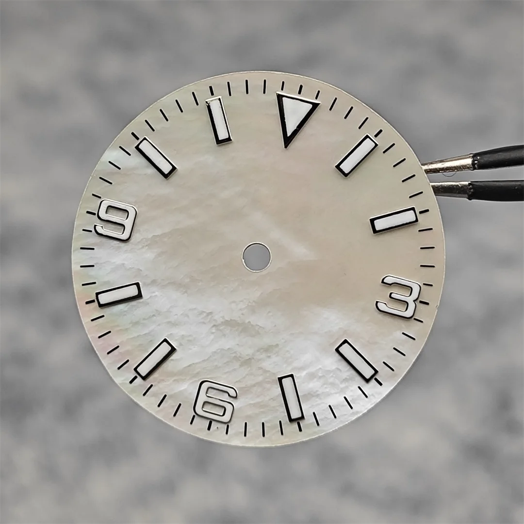 Watch Face Accessories Watch Dial Accessories Modification 28.5mm Watch Dial Green Luminous Shiny Sterile Watch Faces with Date Accessory Suitable for NH35 Movement