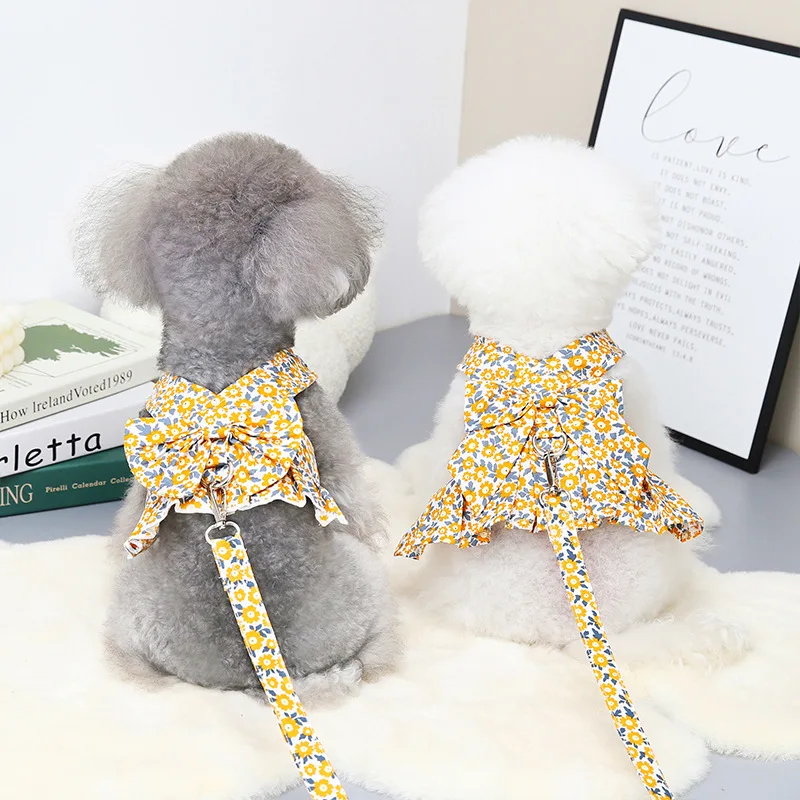 

Pet Clothes Teddy Dog Pastoral Chrysanthemum Skirt Can Hang Traction Rope Small and Medium Dogs Spring and Summer Clothing