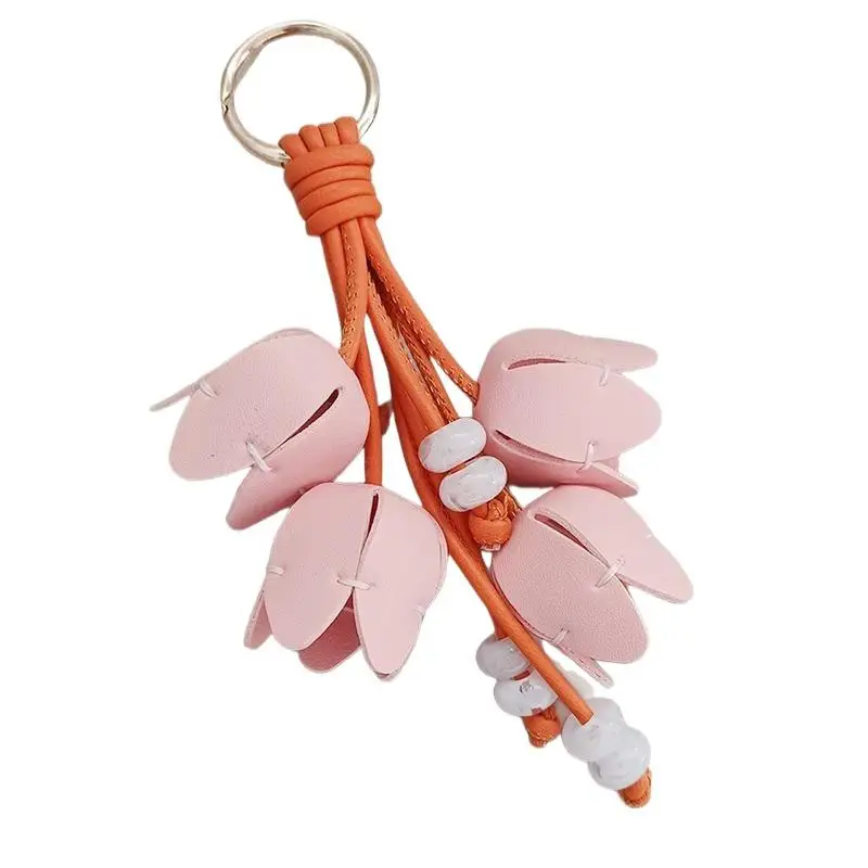 Trendiger Blumenanhänger aus PU-Leder, Handgefertigter Autoschlüsselanhänger, Modischer Kreativer Taschenanhänger, Taschenornament – Detail 5