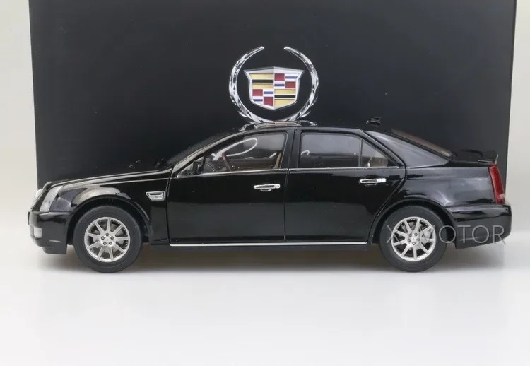 Scale 1/18 Model For Cadillac SLS Seville Diecast CAR MODEL TOYS