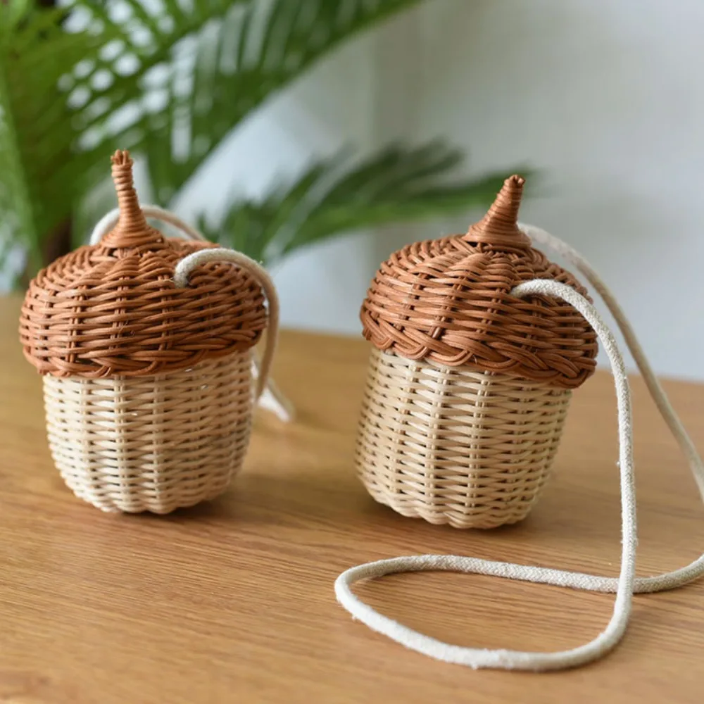 

Woven Pinecone Crossbody Handbag Photo Props Mini Vintage Toddlers Handbag Pinecone Rattan Bag Kids