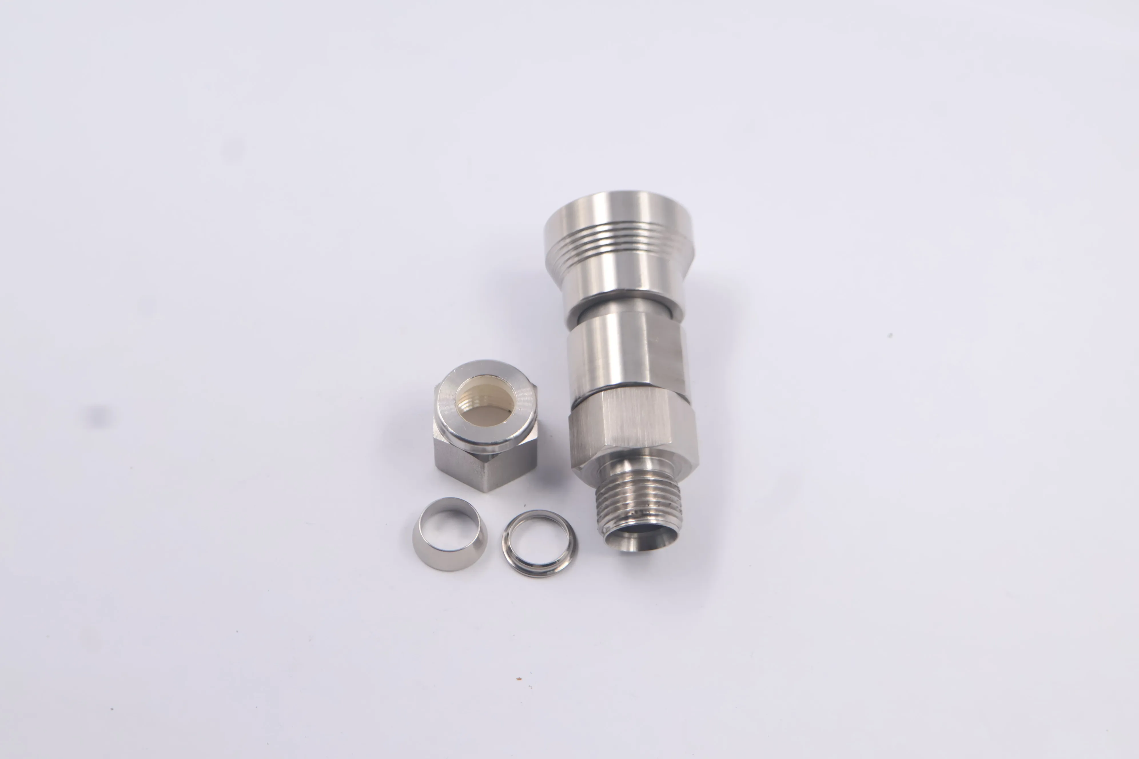 SS-QC4-B-6M0, Stainless Steel Instrumentation Quick Connect Body, 0.2 Cv, 6 mm Tube Fitting, Can Combination with Swagelok