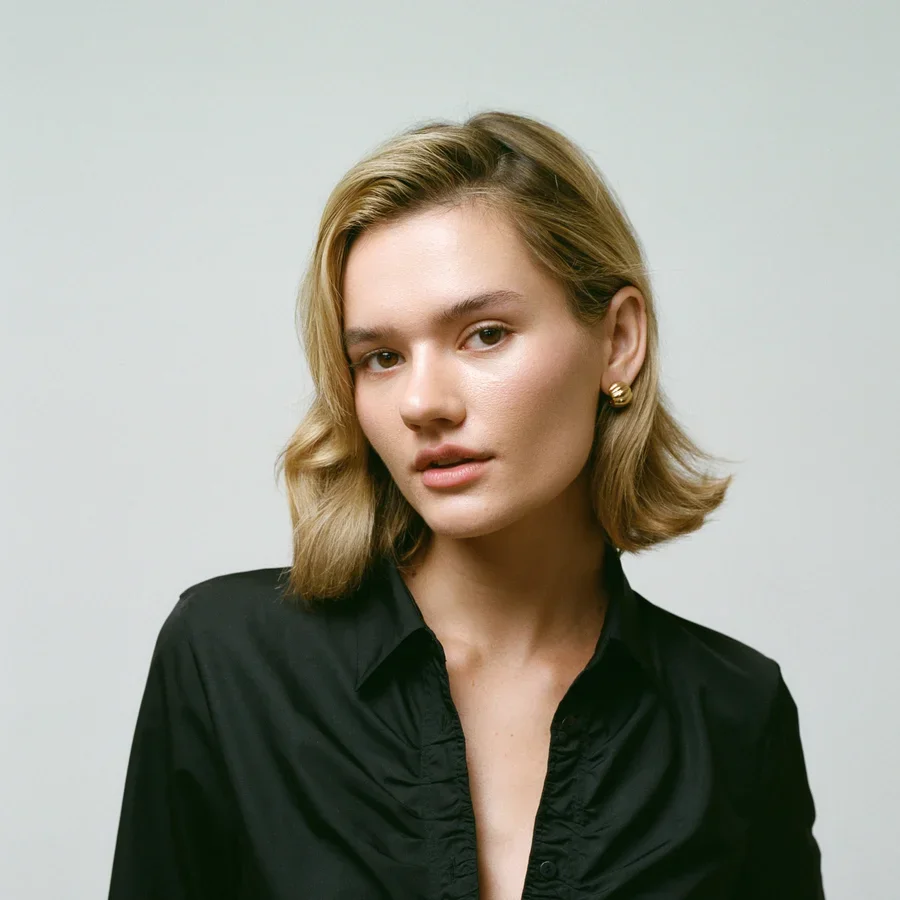 Fashion Mini Wide Wave C Shape Hoop Huggie Earrings for Women Stainless Steel Waterproof Gold Color Small Stud Vintage Jewelry