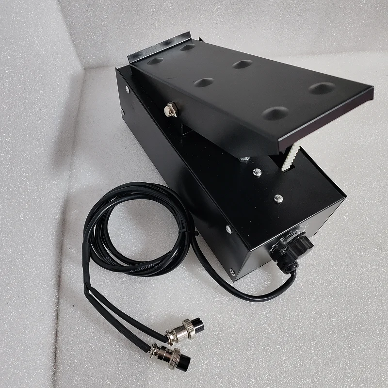 TIG Welding Foot Pedal 2 + 3 Pins Connector Remote Control Current Stepless Adjust Switch for TIG Welding Machine 1.9M 6