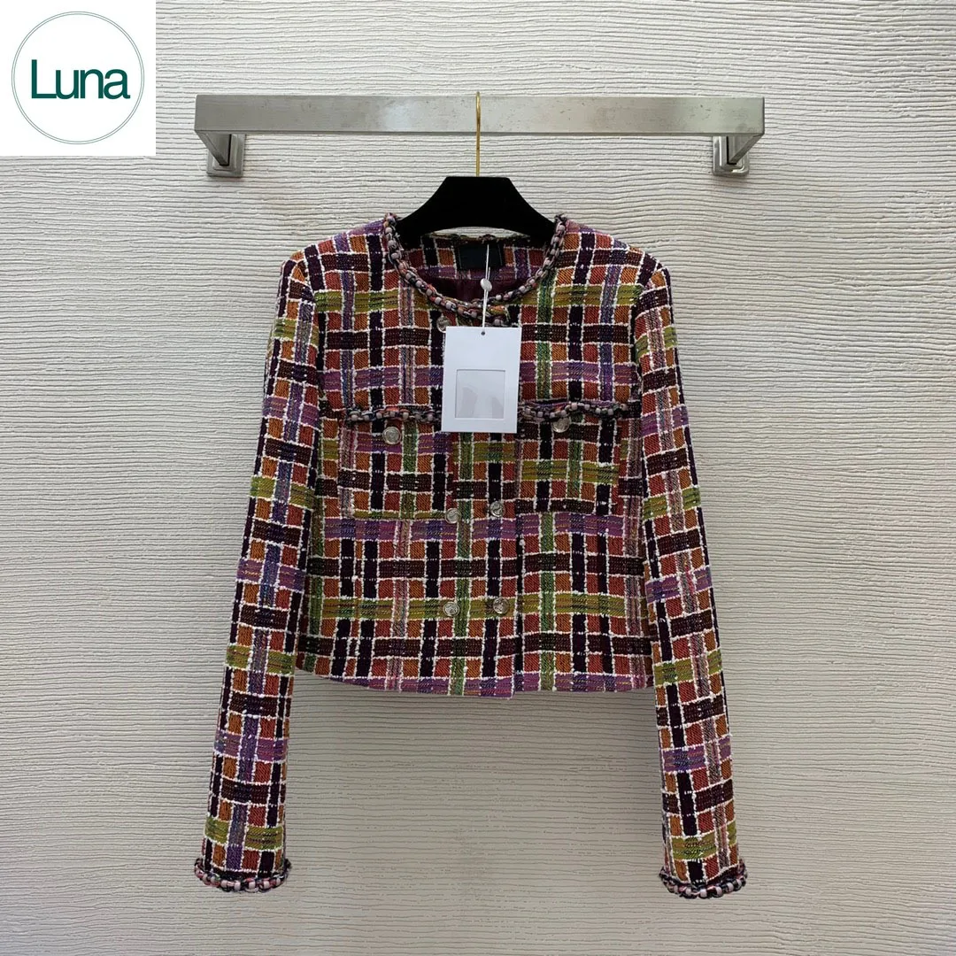 

2023 early autumn beaded woven hemmed color tweed tweed round neck long sleeve cropped coat
