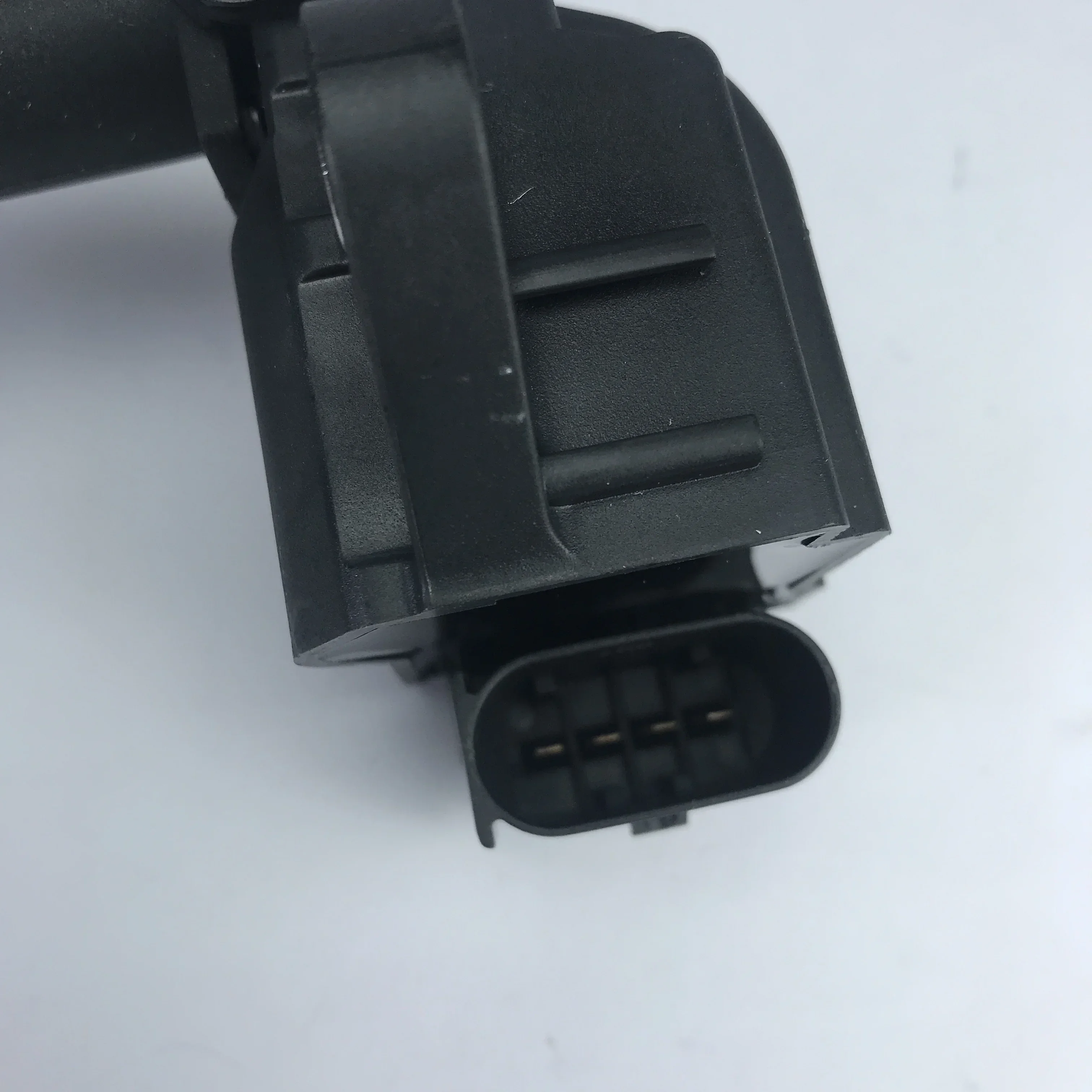 A2749061400 ignition coil for A160 A220 A250 A260 A45 B160 B220 B250 B260 C180 C200 C250 C300 C350 E200 E300 E350 EAMG GLA180 220 W205
