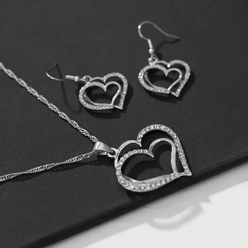 3 PCS Set Heart Shaped Jewelry Set of Earrings Pendant Necklace for Women Exquisite Fashion Rhinestone Double Heart Jewelry Set
