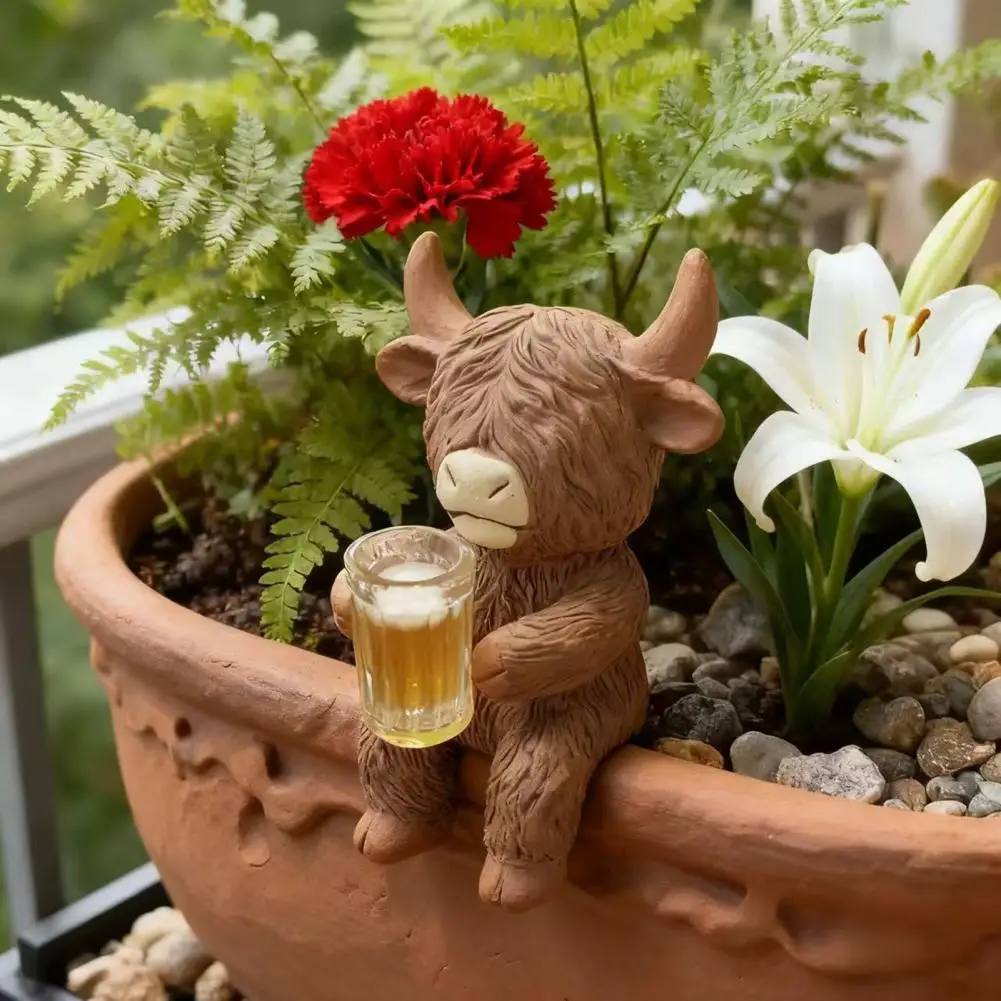 9cm Drinking Highland Cow Figurine Holding Wine Beer Cup Highland Cattle Statue Animal Sculpture Flower Pot Hugger Ornament