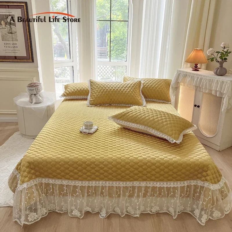 

Luxury Silky Soft Quilted Bedspread Coverlet, White Lace Bed Cover, Bed Skirt with Pillowcases, Golden Yellow, Summer