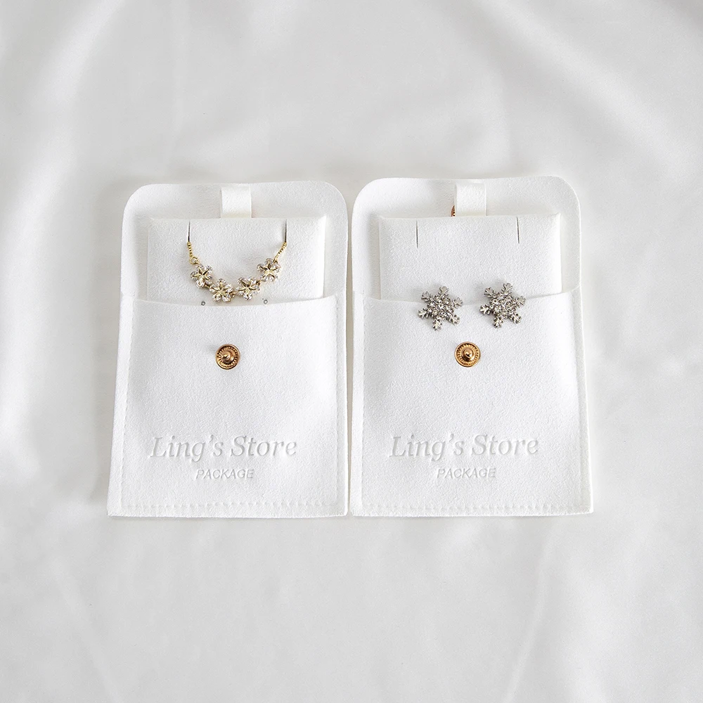 20/50/100er-Set Personalisierte 8x8cm Elegante Schmuck-Schnappbeutel aus Mikrofaser-Samt mit Knopfverschluss und 6x6cm Kartenfach – Detail 6
