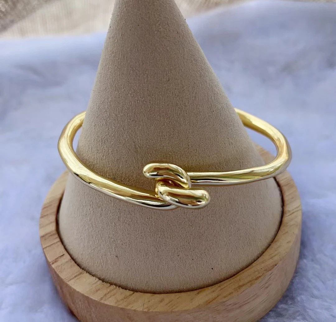 2023 unode50 Delicate Fashion Electroplated 925 Silver High Quality Luxury Women's Bracelet Romantic Holiday Gift