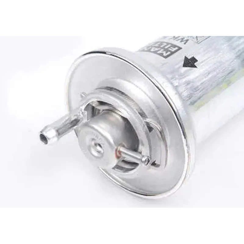 Fuel Filter with internal pressure regulator for BMW E38 E39 E53 E60 740i 520i 525i x5 13321709535