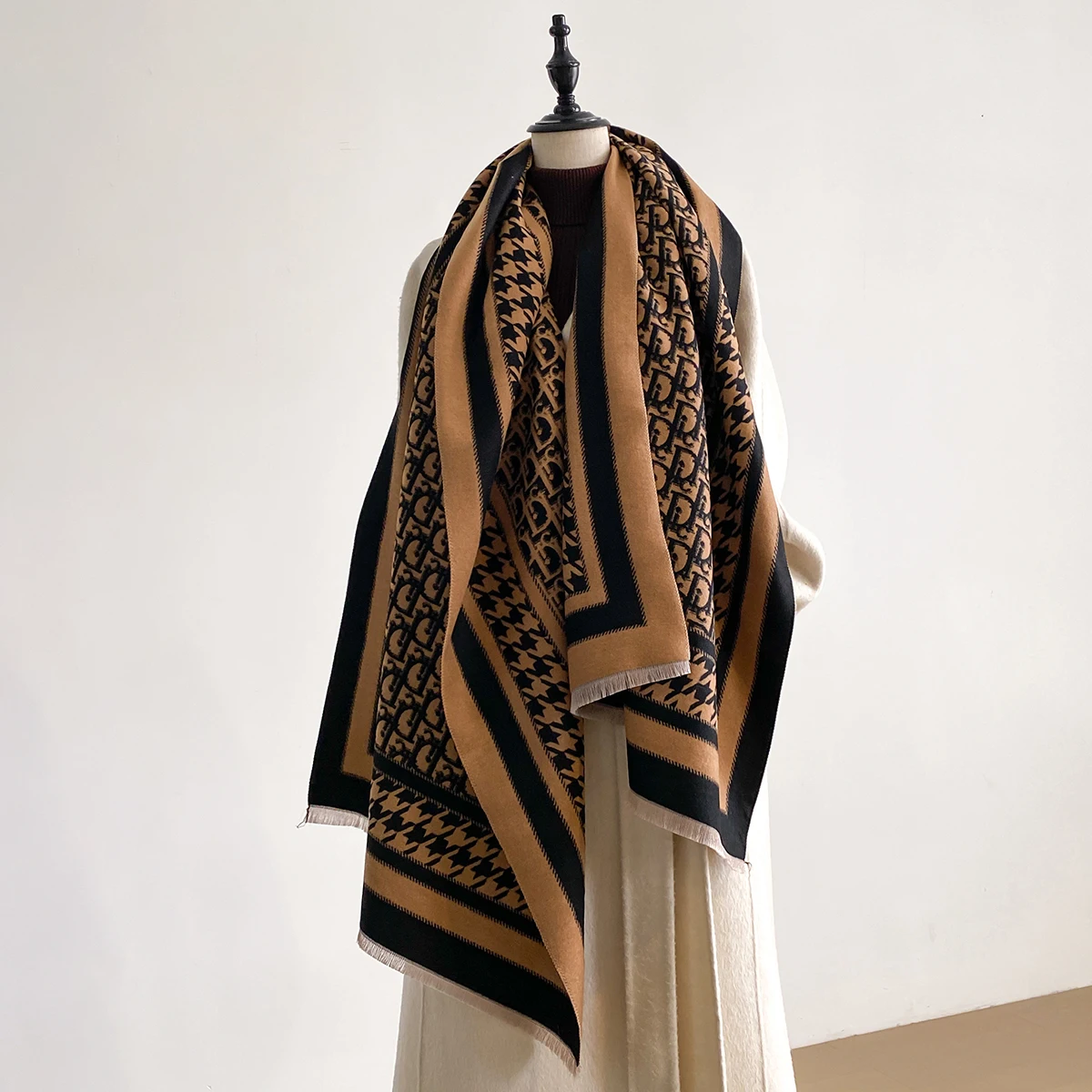 New Elegance Houndstooth Two-Sided Print Scarf Warm Fringe Pashmina Shawl Autumn and Winter Outdoor Coldproof Windproof Blanket