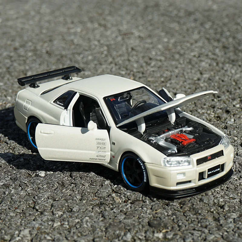 Maisto 1:24 Nissan Skyline GTR R34 Alloy Sports Car Model Diecast