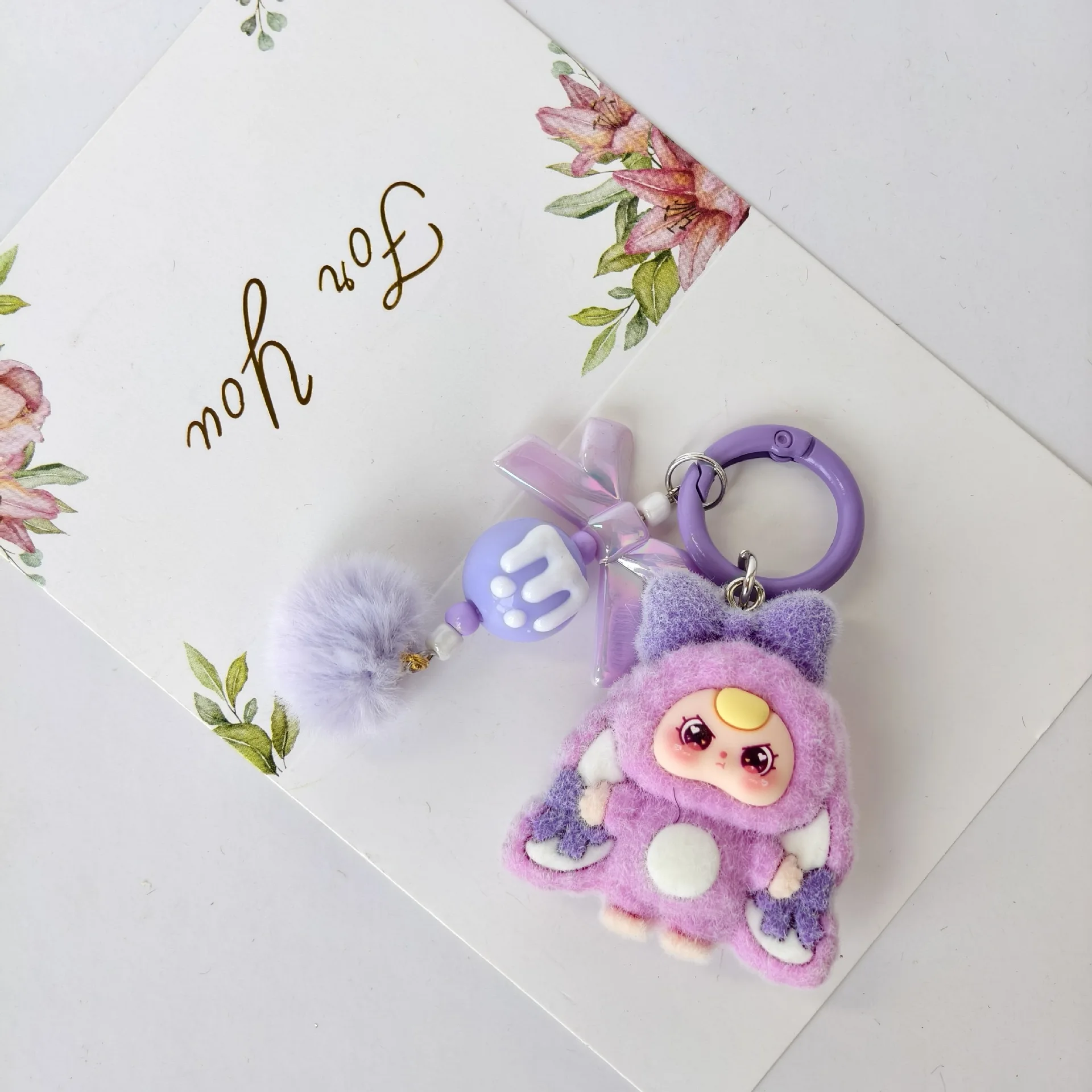 10 piezas Surtido de llaveros de muñecas de dibujos animados flocadas, lindas, de tres piezas, accesorio de joyería DIY,