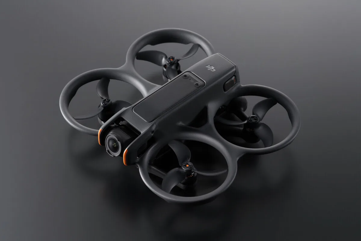 Hélice DJI Avata 2 de rechange montrée en gros plan, mettant en avant les détails des pales.
