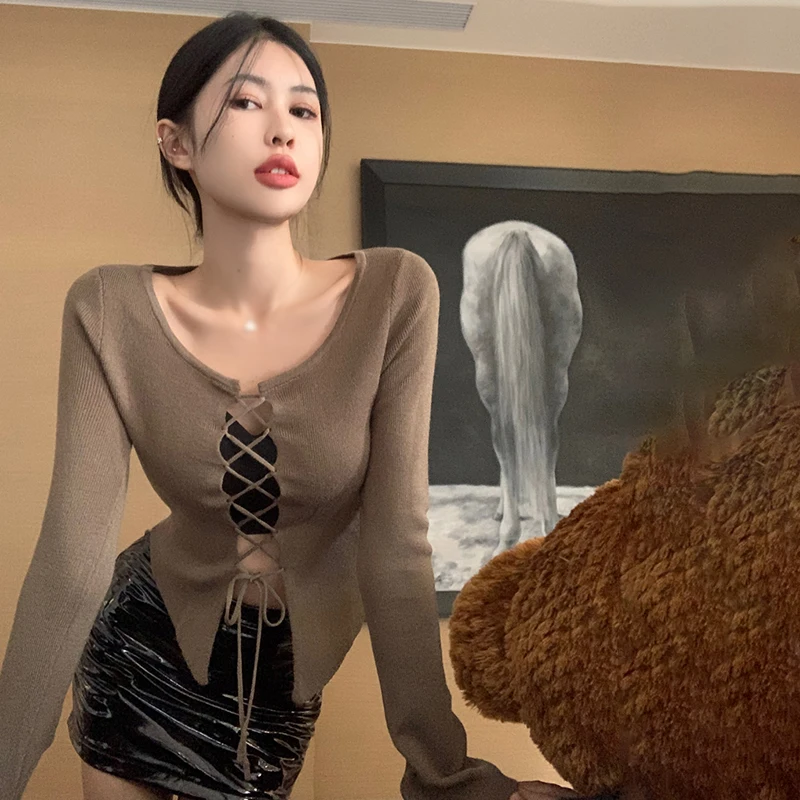 

Женский трикотажный топ, однотонный трикотажный укороченный топ с длинными рукавами и вырезами, уличная мода