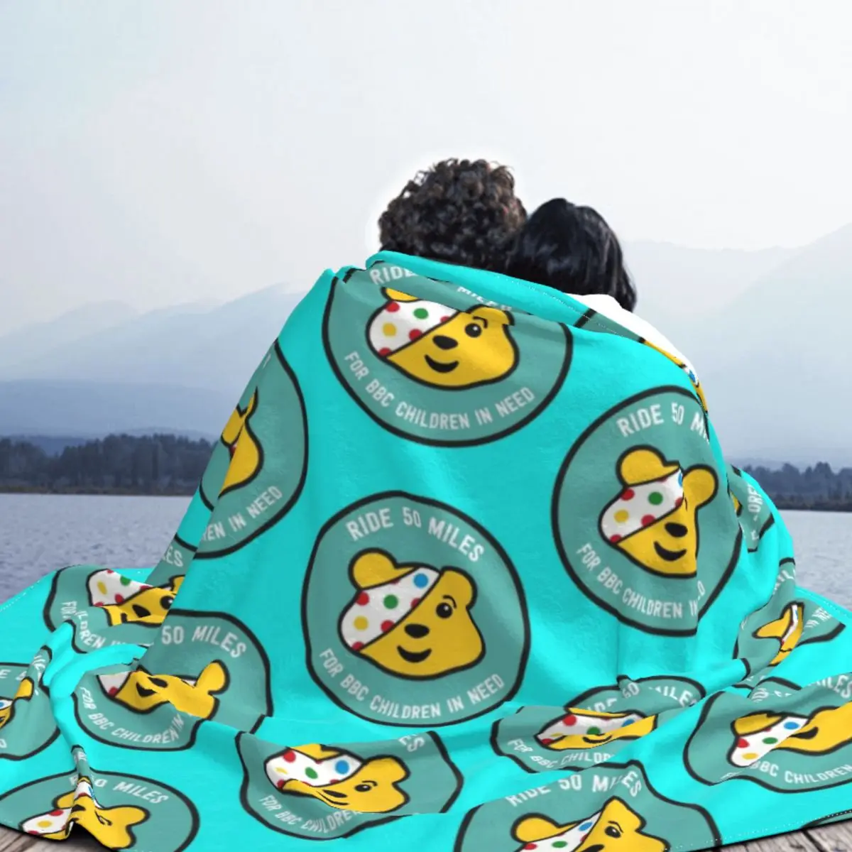 Pudsey- ۽  Ʈ  ö  ,   μ ε巴  ħ뺸