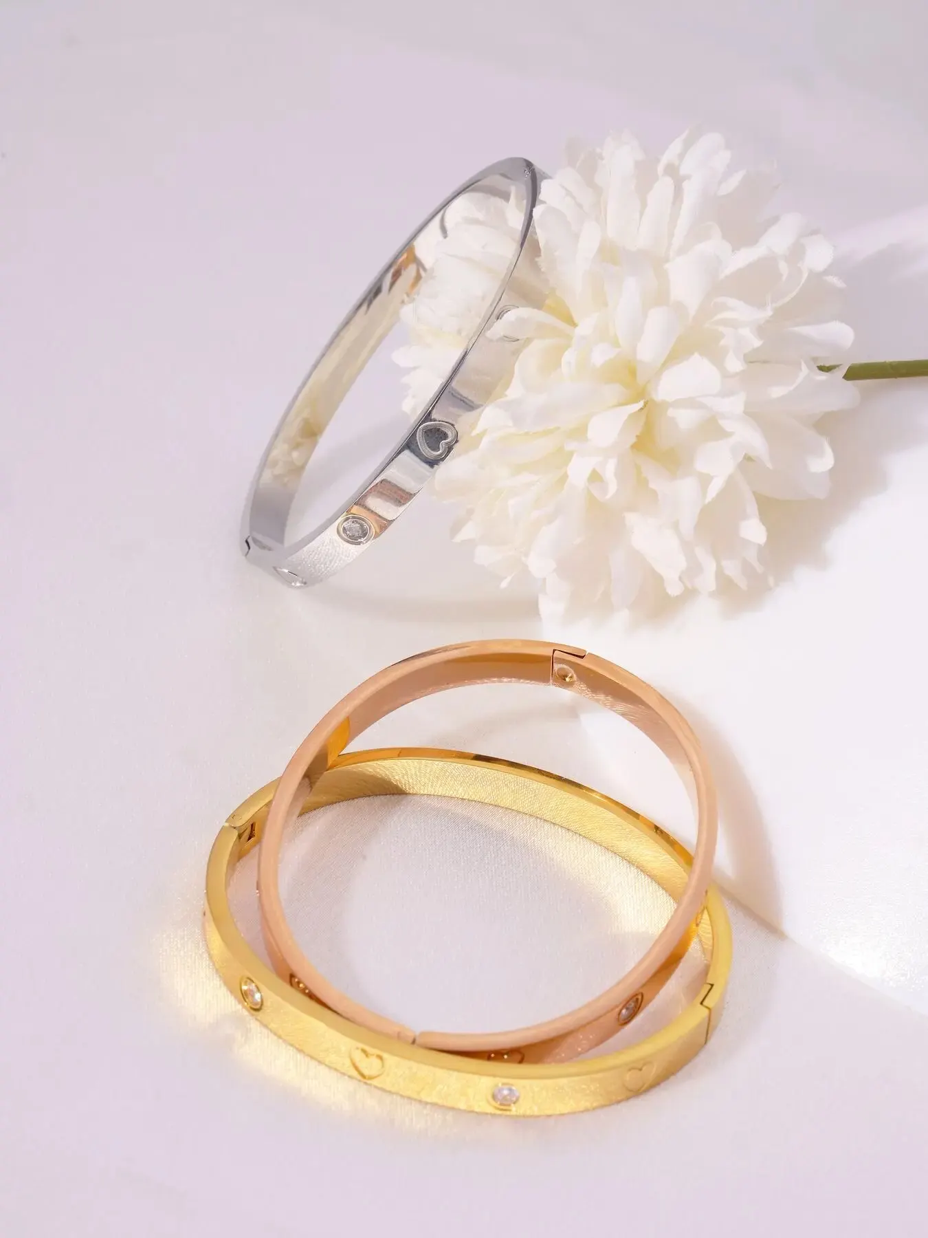 Unisex Minimalist Stainless Steel Bracelet for All Seasons Hot-Selling Personalized Design with One Heart and Diamond Sebe432531ef3489ebbe6d31b7d765641w