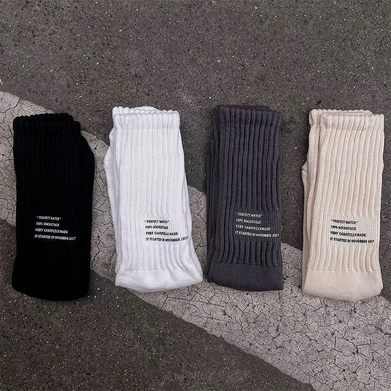

Men's Sports Letter Medium Tube Socks Solid Color Couple Knitted Socks Autumn Winter Thickened Warm Breathable Socks Fashion