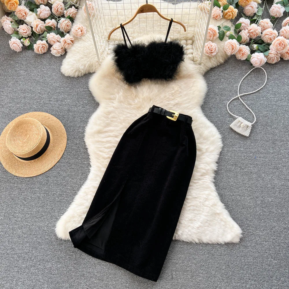 

Autumn and Winter Sexy Wind Short Fur Halter Top + Corduroy Open Half-body Skirt Two-piece Set