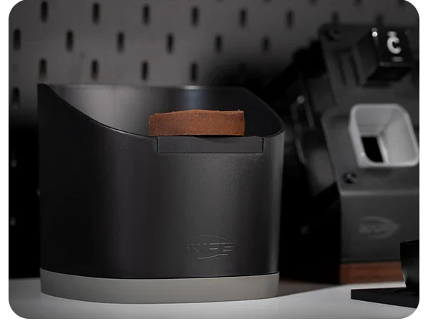 IKAPE V2 Knock Box, Espresso-Grund-Organizer, rutschfeste, abgeschrägte Kaffee-Knock-Box, Barista-Werkzeug, verbessert für eine bessere Manipulation – Detail 3
