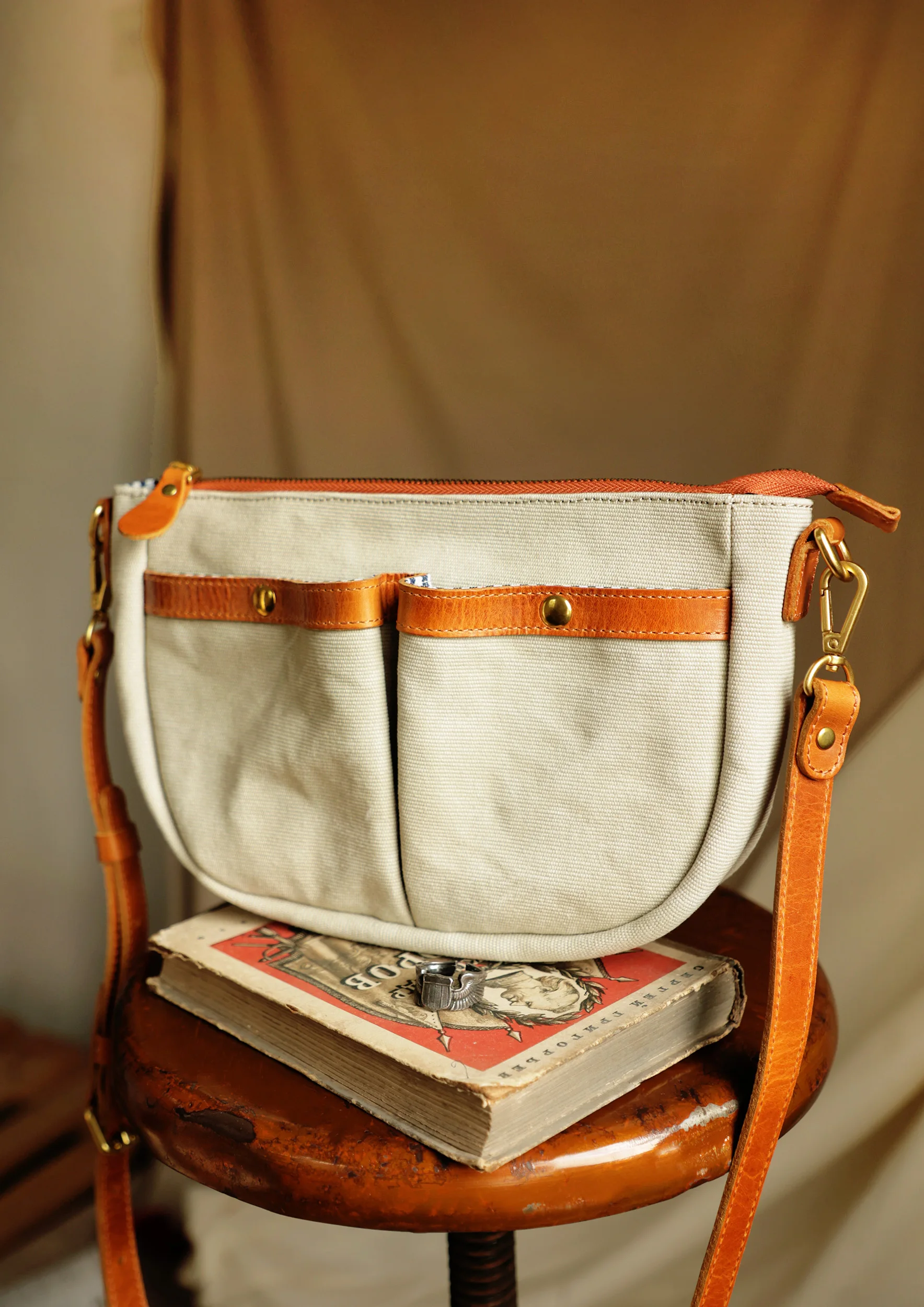 PNDME literarische Vintage hochwertige schwere Canvas Leder Herren Damen Multi-Pocket Umhängetasche Reise Luxus Umhängetasche – Detail 7