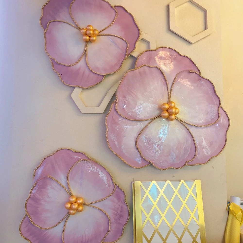 Stiefmütterchen-Riesenblume, bunte handgefertigte Wanddekoration