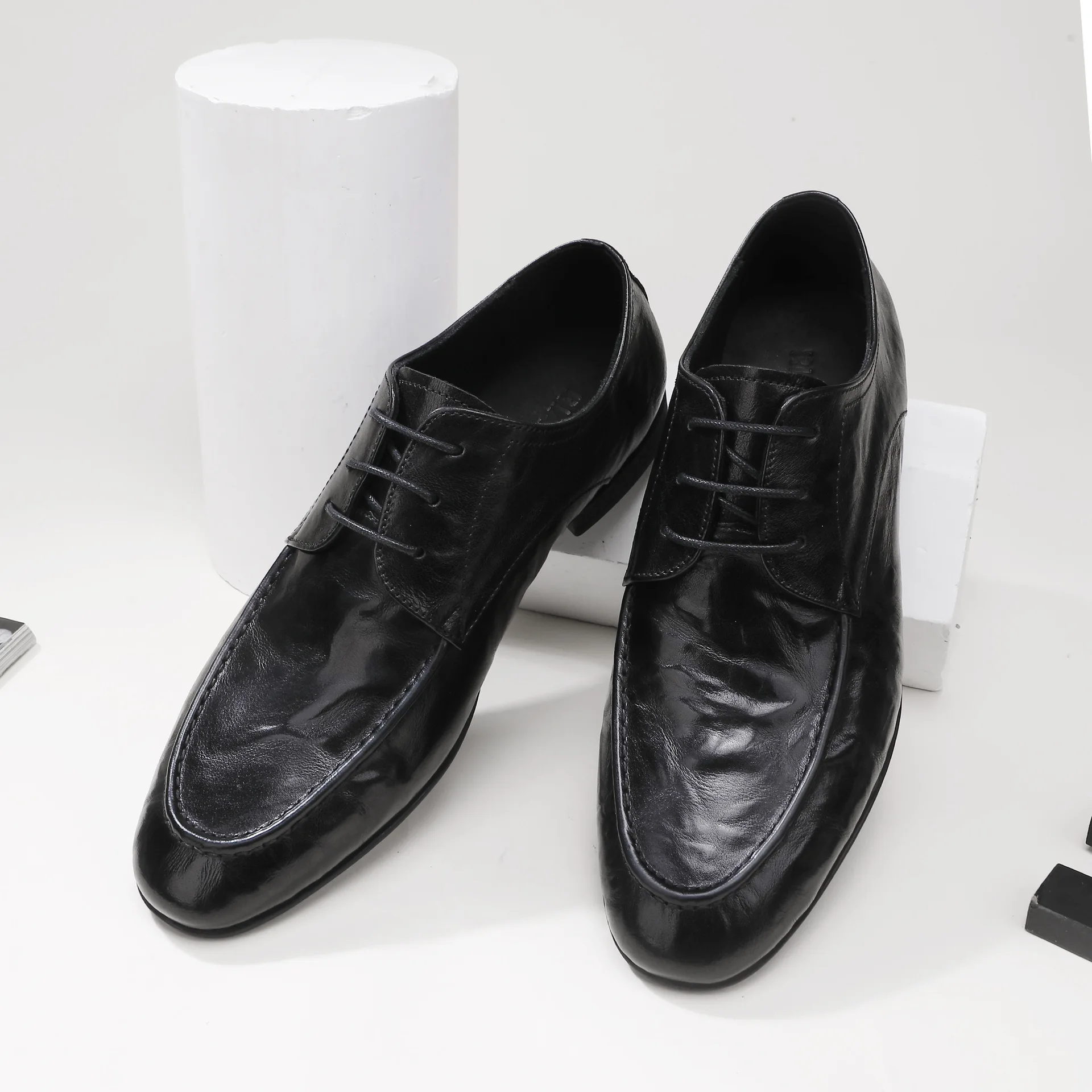 

Men's New Spring and Autumn Hand Grab Pattern Business Casual Men's British Groom Leather Shoes