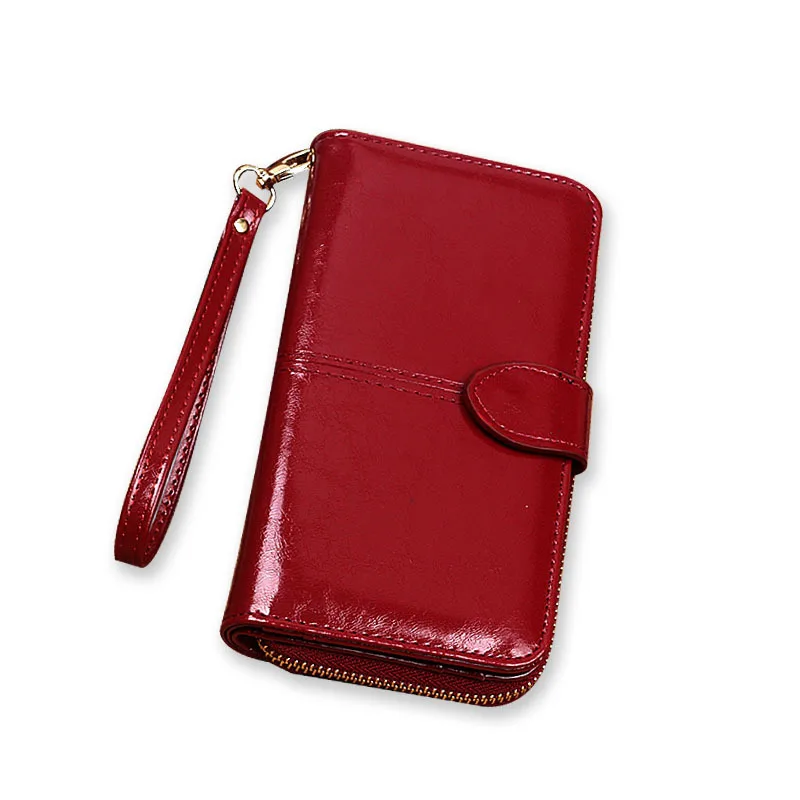 A Long Women Wallets Pu Leather wallet with a zipper.