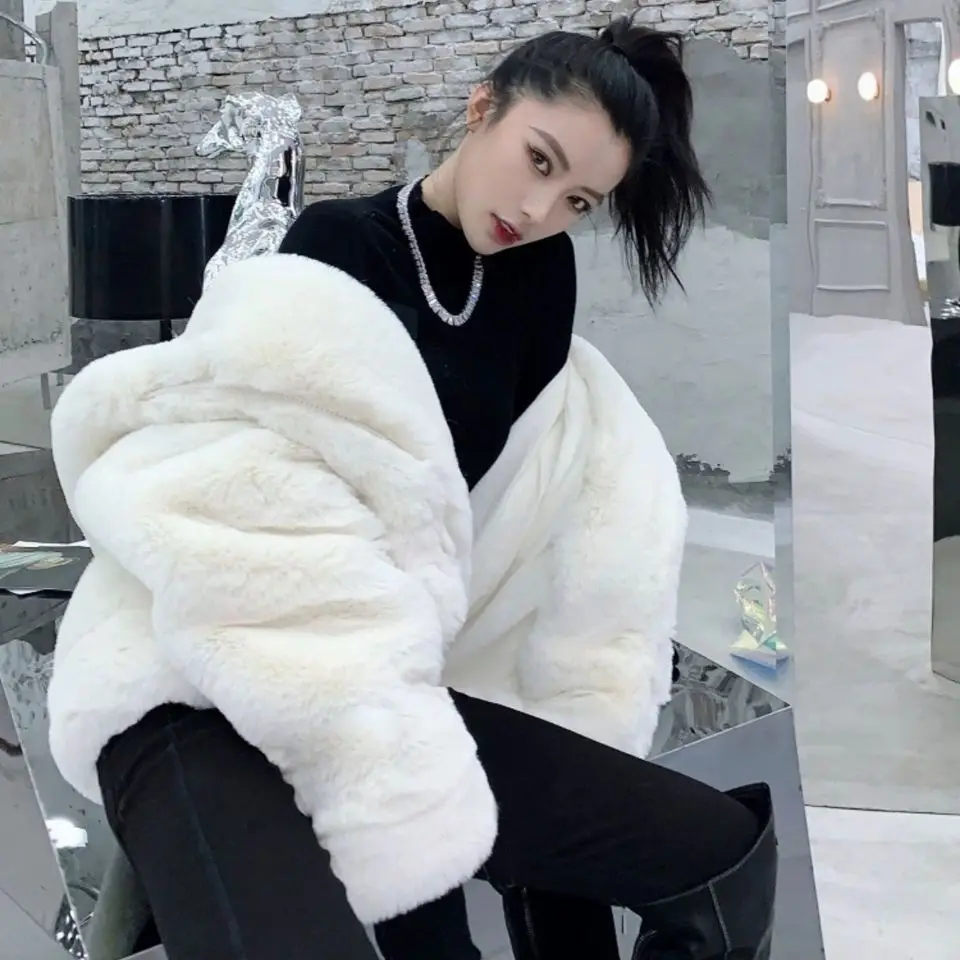 2024 New Coat Women's Autumn and Winter Loose Plush Faux