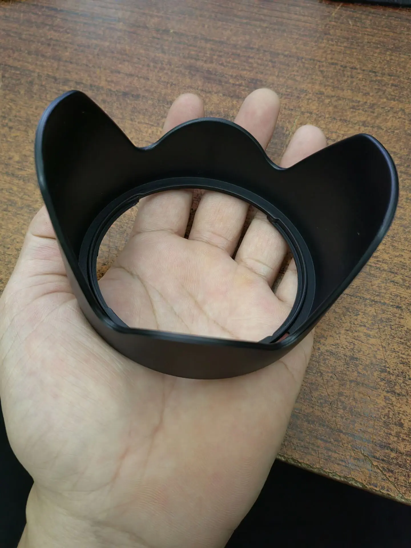 Alc-Sh136 Sh136 Copertura Del Cofano Dell'Obiettivo Del Fiore Del Petalo Inverso 72Mm Per Sony E Mount Fe 24-240Mm F3.5-6.3 Oss Obiettivo Della Fotoca